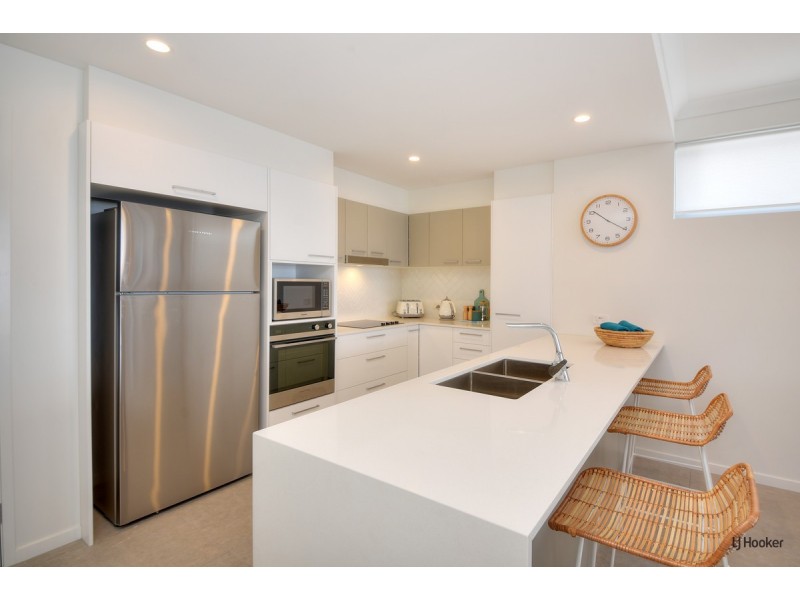 3/4 Twenty Seventh Avenue, Palm Beach QLD 4221