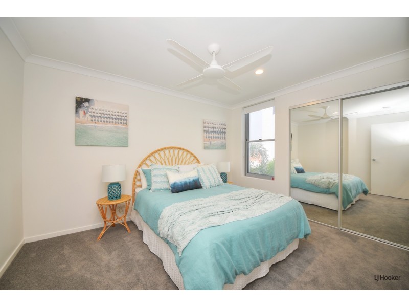 3/4 Twenty Seventh Avenue, Palm Beach QLD 4221