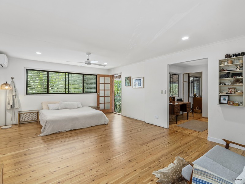 5 Melita Street, Currumbin Waters QLD 4223