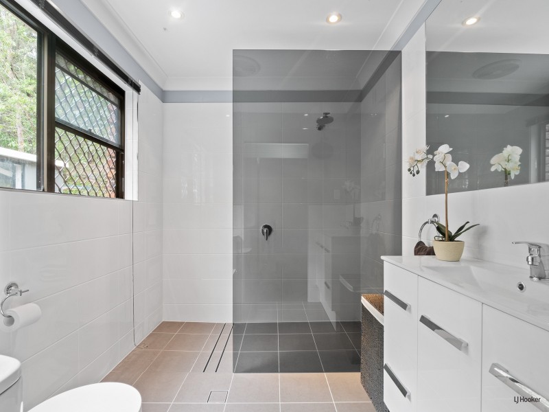 96 Bonogin Road, Bonogin QLD 4213