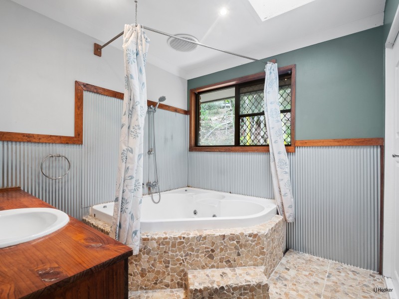 96 Bonogin Road, Bonogin QLD 4213