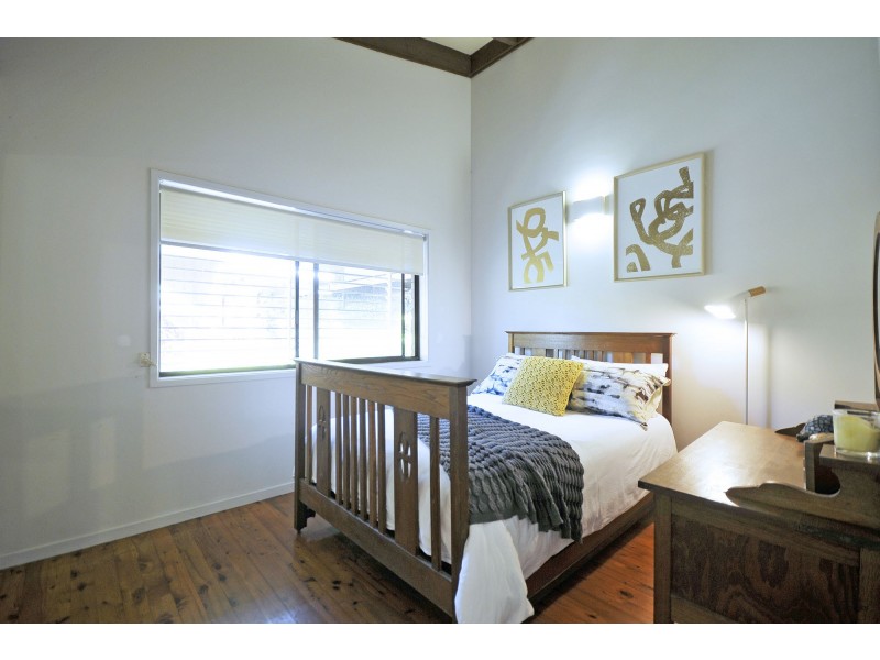 18 Regent Street, Currumbin QLD 4223