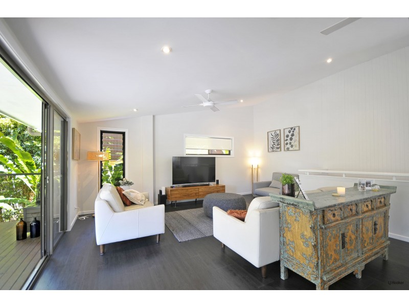 18 Regent Street, Currumbin QLD 4223