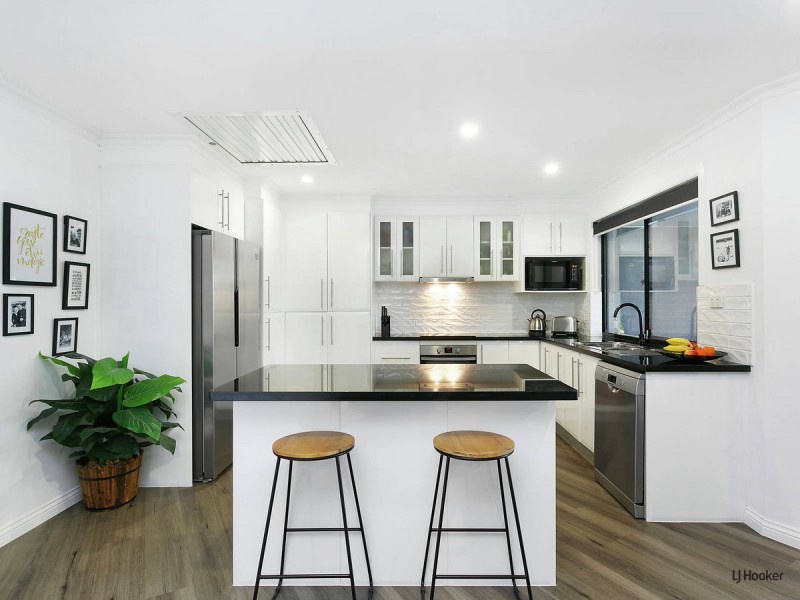21 Barklya Place, Palm Beach QLD 4221