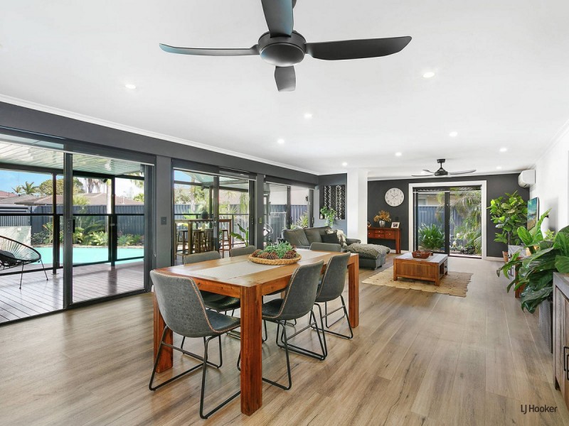 21 Barklya Place, Palm Beach QLD 4221