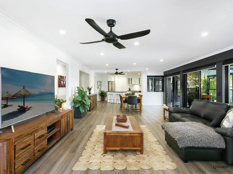 21 Barklya Place, Palm Beach QLD 4221