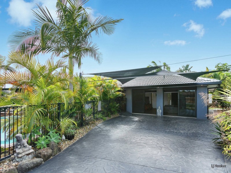 21 Barklya Place, Palm Beach QLD 4221