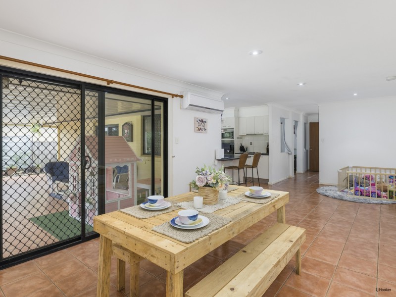 4 Torbay Street, Redland Bay QLD 4165