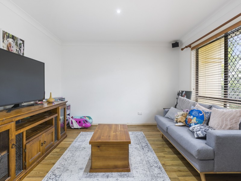 4 Torbay Street, Redland Bay QLD 4165