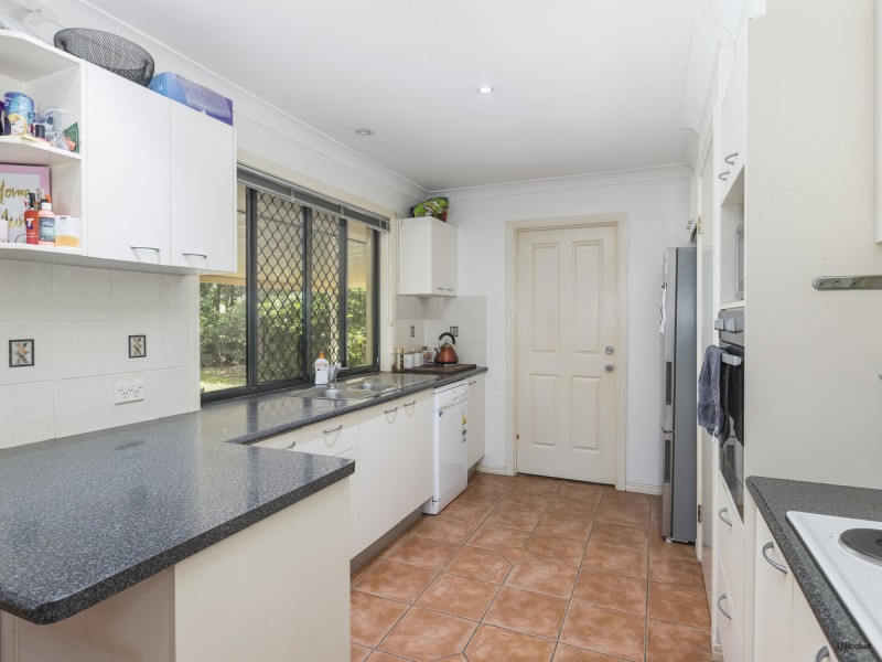 4 Torbay Street, Redland Bay QLD 4165