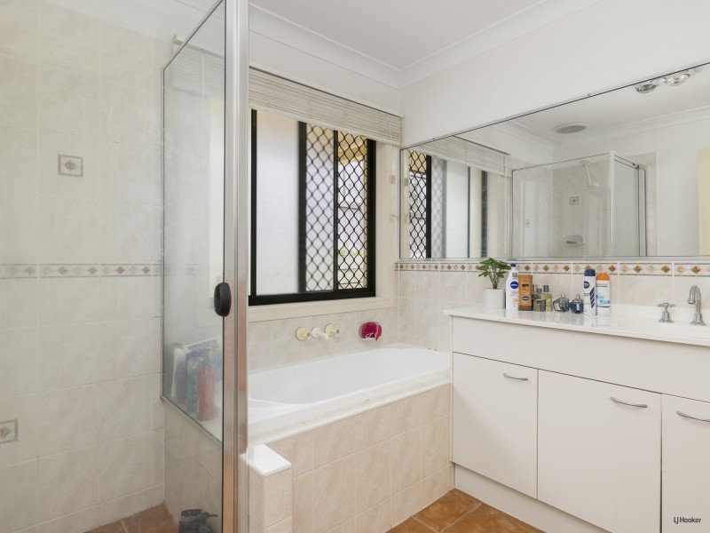 4 Torbay Street, Redland Bay QLD 4165