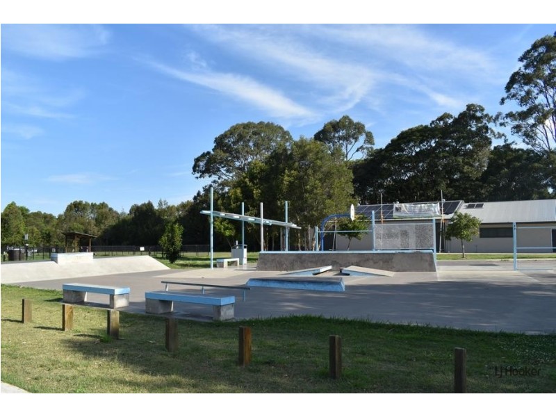 4 Torbay Street, Redland Bay QLD 4165