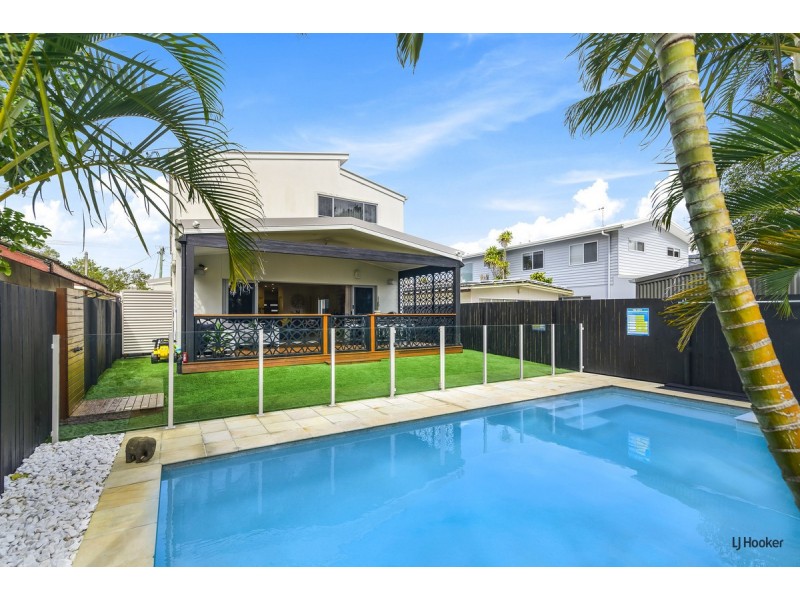 35 Twenty Fifth Avenue, Palm Beach QLD 4221