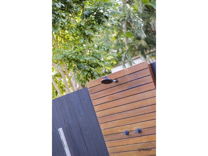 35 Twenty Fifth Avenue, Palm Beach QLD 4221