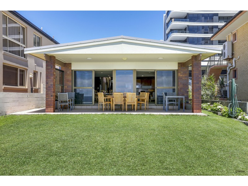 73 Jefferson Lane, Palm Beach QLD 4221