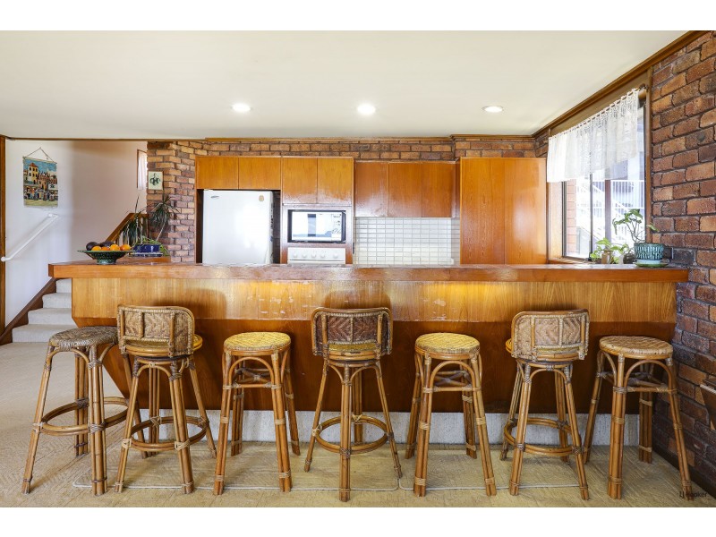 73 Jefferson Lane, Palm Beach QLD 4221