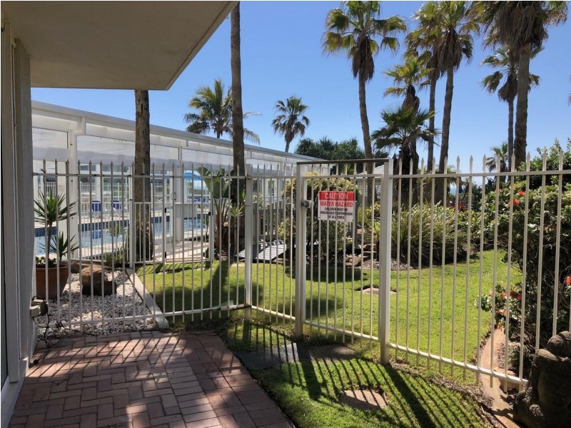 2/2 Nineteenth Avenue, Palm Beach QLD 4221