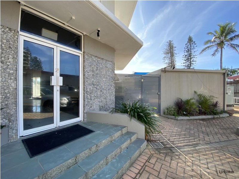 2/2 Nineteenth Avenue, Palm Beach QLD 4221