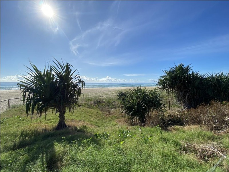 2/2 Nineteenth Avenue, Palm Beach QLD 4221