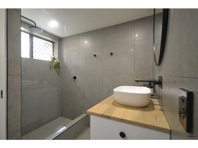 2/21 Fifteenth Avenue, Palm Beach QLD 4221