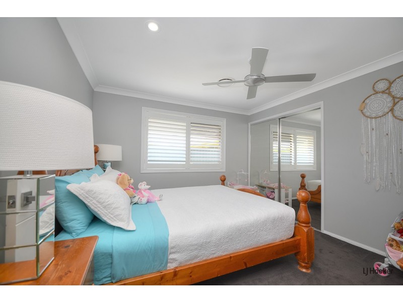 56 Bergamont Street, Elanora QLD 4221