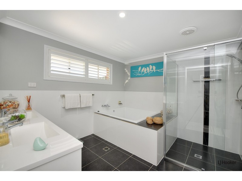 56 Bergamont Street, Elanora QLD 4221