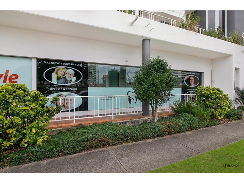 17 & 18/118-122 Griffith Street, Coolangatta QLD 4225