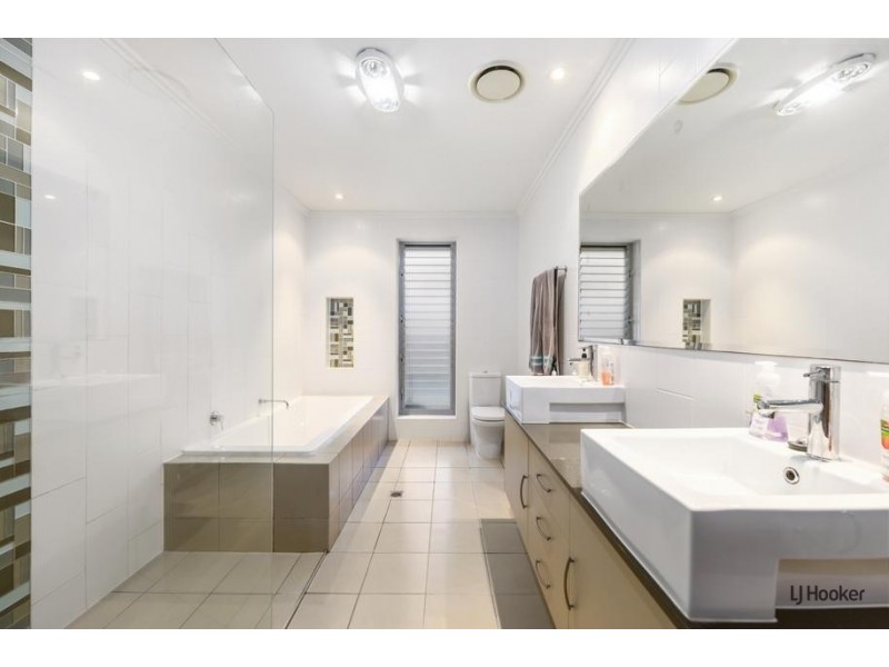 1 Coolibah Drive, Palm Beach QLD 4221
