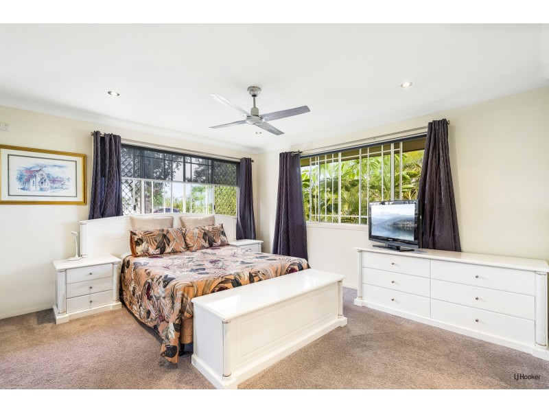 11 Serafini Court, Elanora QLD 4221