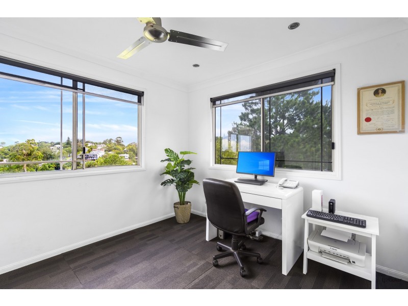 11 Serafini Court, Elanora QLD 4221