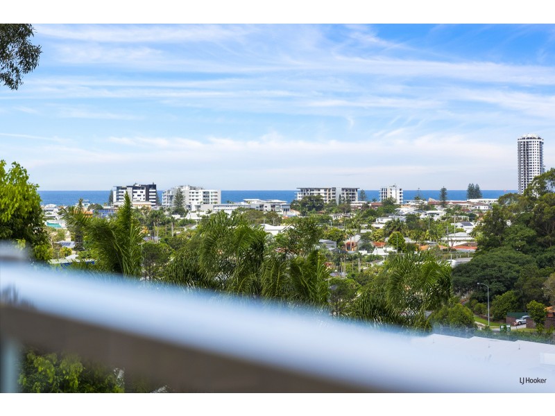 11 Serafini Court, Elanora QLD 4221