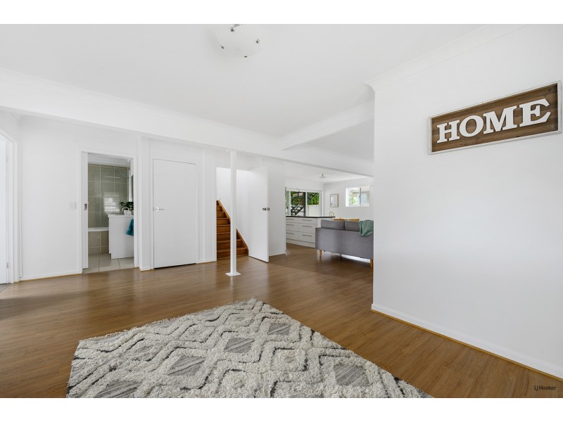 37 Seventh Avenue, Palm Beach QLD 4221