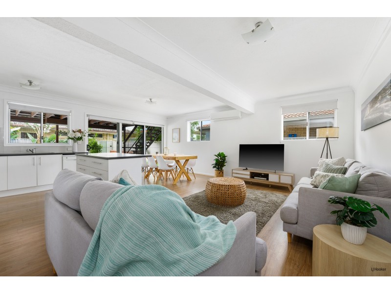 37 Seventh Avenue, Palm Beach QLD 4221