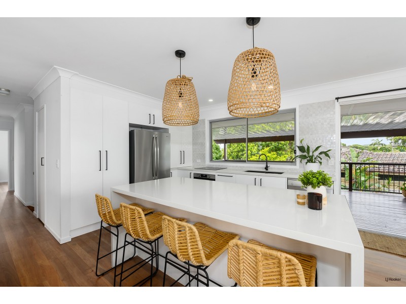 37 Seventh Avenue, Palm Beach QLD 4221