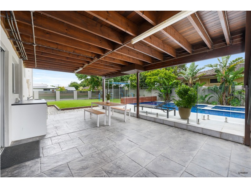 37 Seventh Avenue, Palm Beach QLD 4221