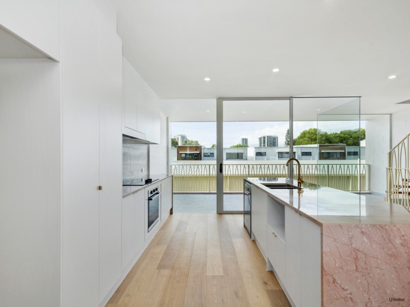 3/10 Simpson Street, Coolangatta QLD 4225