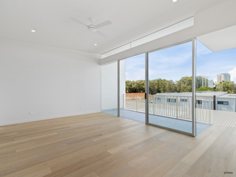 3/10 Simpson Street, Coolangatta QLD 4225