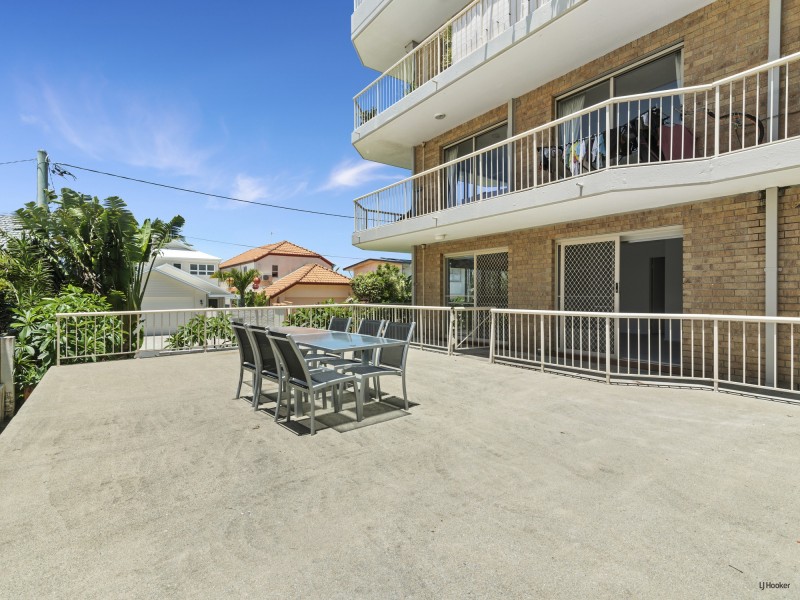 2/1229 Gold Coast Highway, Palm Beach QLD 4221