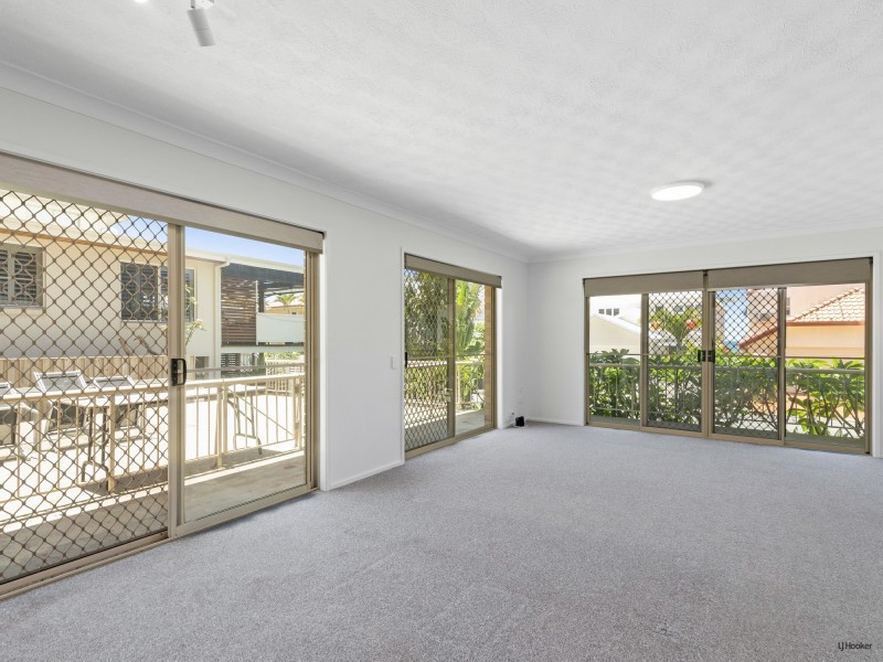 2/1229 Gold Coast Highway, Palm Beach QLD 4221