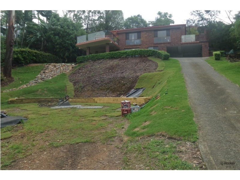 18 Bronzewing Close, Elanora QLD 4221