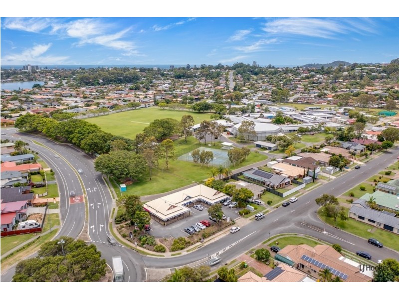 2 Saffron Street, Elanora QLD 4221