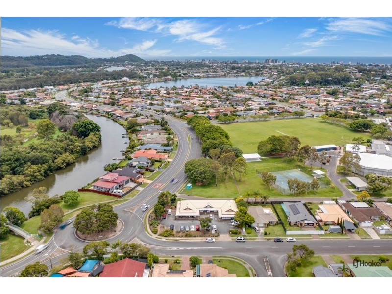 2 Saffron Street, Elanora QLD 4221