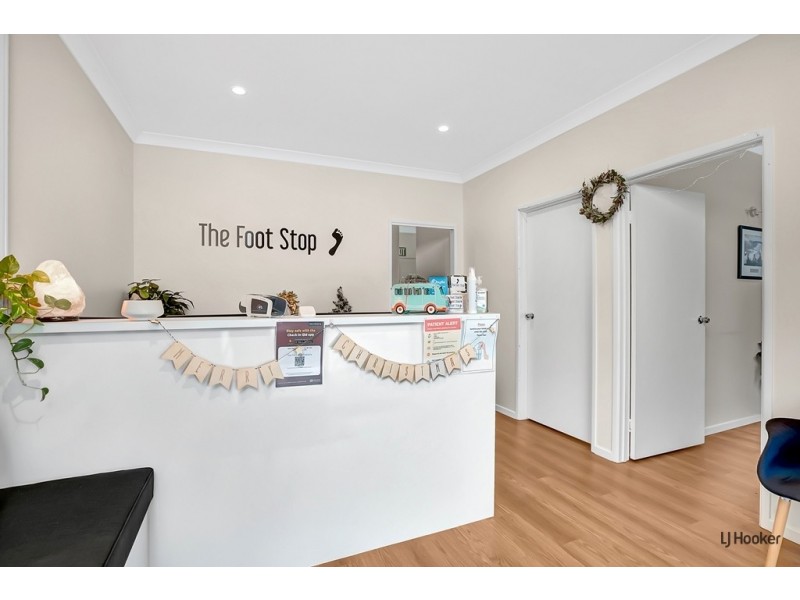 2 Saffron Street, Elanora QLD 4221