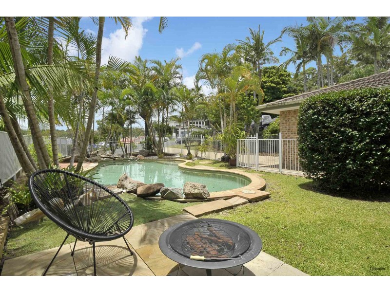 21 Robinson Place, Currumbin Waters QLD 4223