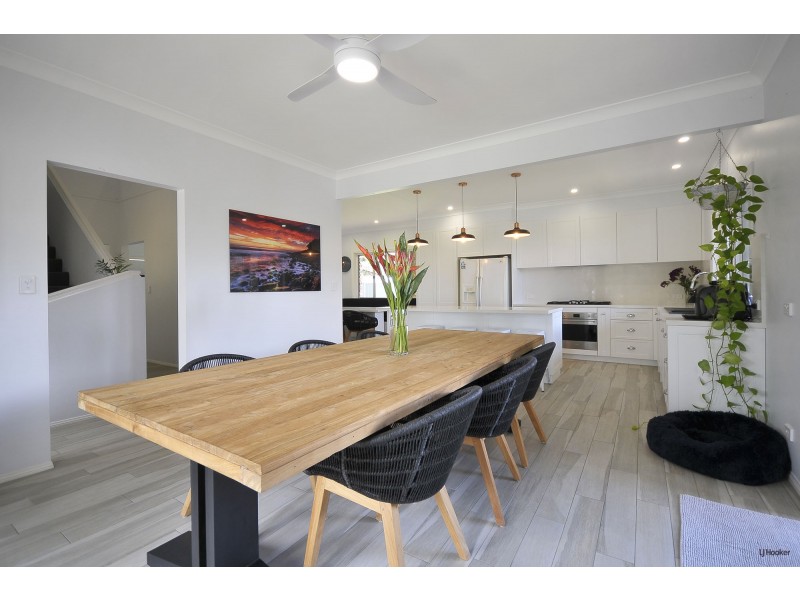 21 Robinson Place, Currumbin Waters QLD 4223