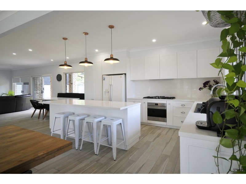 21 Robinson Place, Currumbin Waters QLD 4223