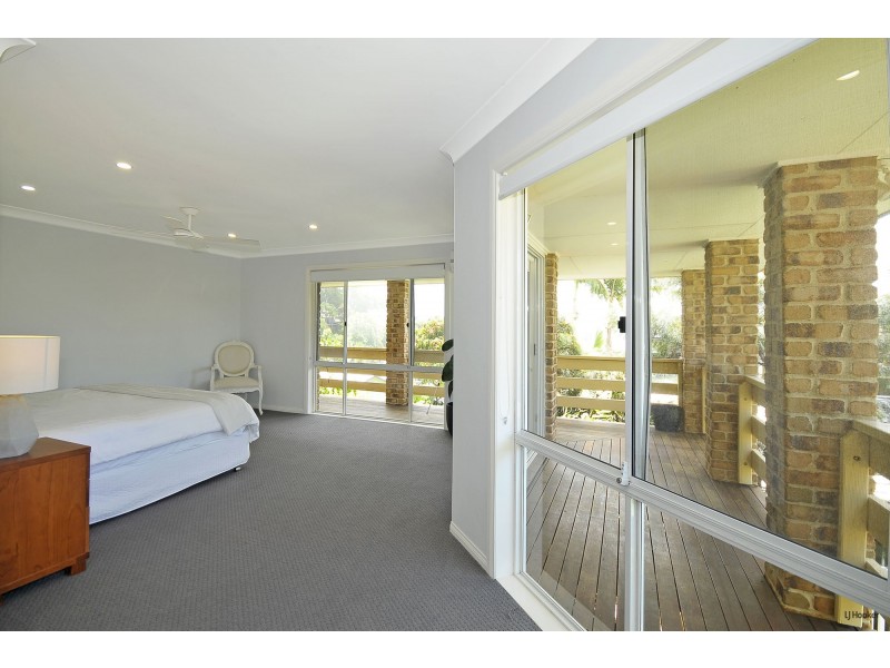 21 Robinson Place, Currumbin Waters QLD 4223