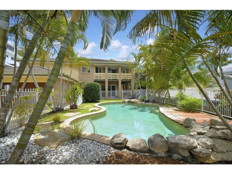 21 Robinson Place, Currumbin Waters QLD 4223