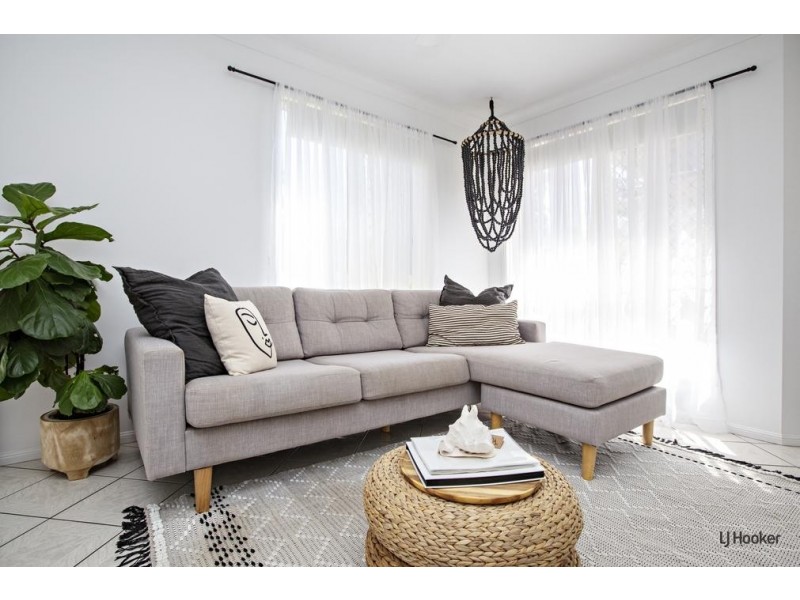 1/4 Twenty Sixth Avenue, Palm Beach QLD 4221