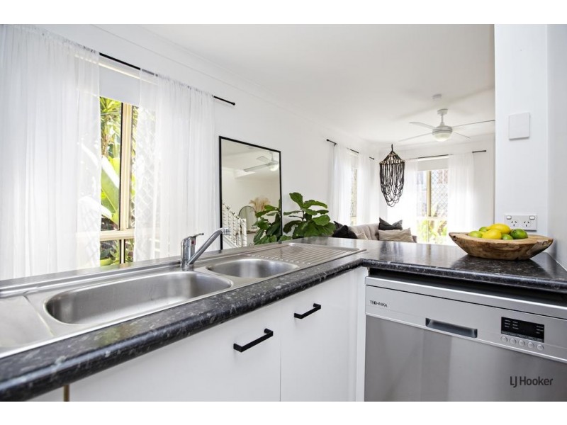 1/4 Twenty Sixth Avenue, Palm Beach QLD 4221